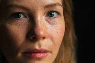 11 odd behaviors youll notice in someone who had a rough childhood 696ff522e1c46