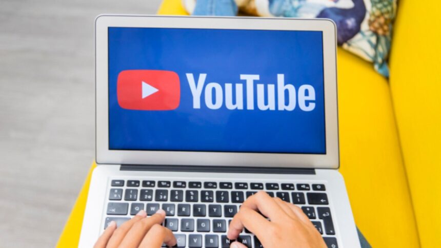 a castigat un milion de dolari cu un videoclip banal pe youtube inregistrarea a bifat peste 157 milioane de vizualizari 695e1f3c14af2