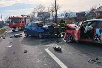 accident grav pe dn 64 in judetul valcea doua persoane au fost ranite dupa ce doua masini s au ciocnit violent 6968f0566b998