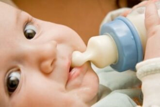 ancheta de amploare in franta dupa decesele a doi bebelusi care au consumat formule de lapte praf retrase de pe piata 6973c57288ede