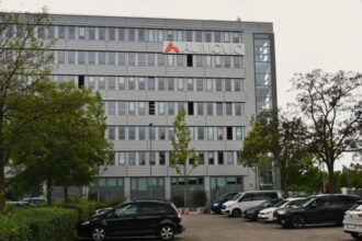 angajatii din romania ai aumovio pe lista concedierilor compania va disponibiliza peste 4 000 de oameni la nivel mondial 6979f45206ea3