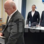 bataie de joc in consiliul local braila un consilier a depus juramantul cu la la la in locul textului oficial video 697b87f793f24