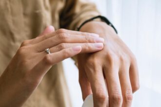 cauzele care provoaca uscaciunea pielii ce trebuie facut conform specialistilor 69775244e797b