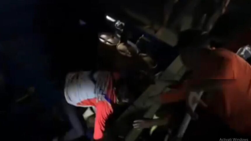 cel putin 15 morti si 28 de disparuti in urma naufragiului unui feribot in filipine 697702b228ba1