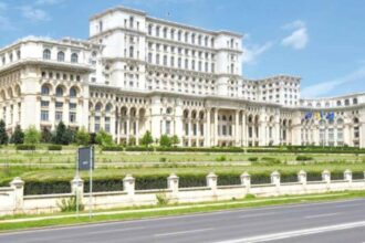 ciprian ciucu ii lasa pe parlamentari fara gard la palat creeaza in zona o atmosfera ostila 697739cde58e3