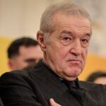 clientii lui becali scarbit patronul fcsb ului i a scos la pauza meciului cu cfr 69767722a32de