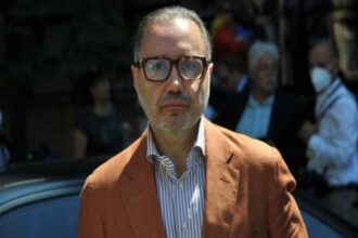 cristian rizea dupa ce a creat isterie in mediul online aceste dezvaluiri sunt interesante pentru ca fac parte dintr o istorie secreta a romaniei 696b714e1aedf