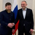 cu un picior in groapa kadirov face pace cu dusmanii poza cu un oligarh si senator al federatiei ruse i a uimit pe fanii sai 697e11f36301f