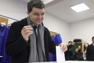 cum defineste nicusor dan fericirea bucuria de a fi parte dintr o constructie mai mare decat tine 6974a180a8c00