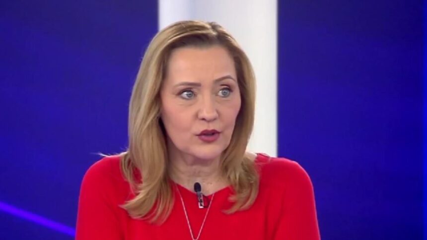 elena lasconi a demisionat de la sefia usr campulung motivul pentru care renuntat la conducerea filialei 697a27ee18655