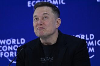 elon musk a spus la davos ca va inunda lumea cu robotii sai din 2027 vor fi mai multi roboti decat oameni 69732f0075f02
