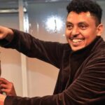 foto show cu gigi becali al arabilor reghecampf si jucatorii sai ingropati in bancnote in vestiar 6978704a87f51