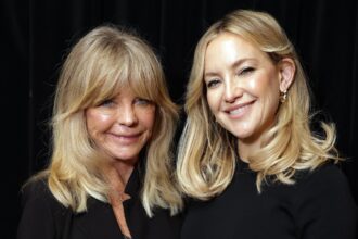 goldie hawn says she doesnt know where stars are anymore calls kate hudson one of the few real movie stars left 6968047bae02f