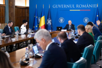 guvernul a discutat in prima lectura legea privind cumulul pensie salariu la stat pe cine vizeaza si cum vor fi afectate pensiile 69721387a30a2