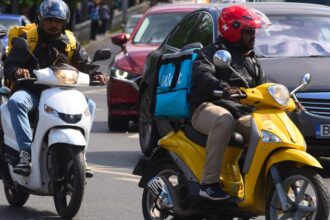 guvernul pregateste schimbarea legii pentru ca muncitorii straini sa primeasca mai rapid vize ce obligatii noi ar urma sa aiba angajatorii 696a5bd69ee4b