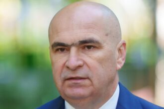 ilie bolojan i a trimis pe romani la munca dar el si a facut punte pe ascuns cu weekend ul e in concediu legal 6960d1c8afe12