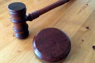 inchisoare pentru un pompier roman dupa ce a divulgat informatii nepublice barbatul a primit cinci luni de pedeapsa 6970f134e6d79