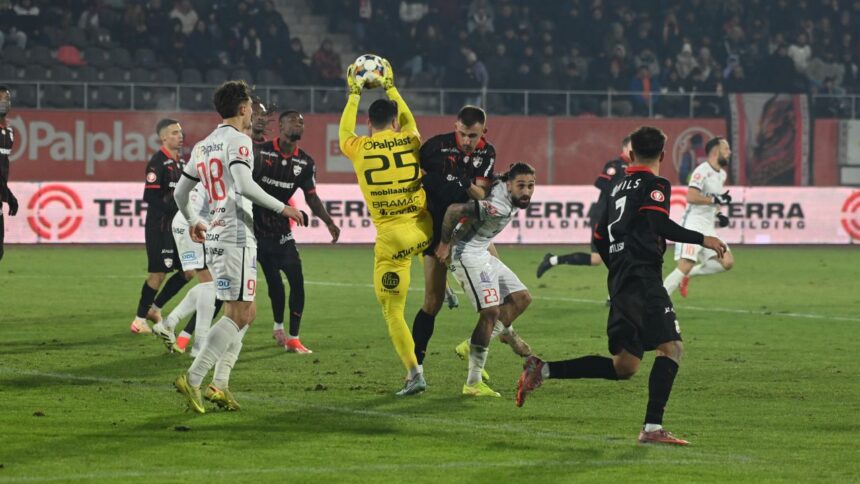 internationalul israelian prezentat oficial dupa meciul fc hermannstadt dinamo scor 1 2 6974b9b733929