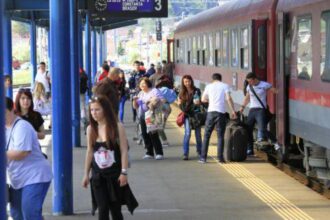 marea economie la buget dupa ce bolojan le a taiat studentilor biletele de tren cifra halucinanta inregistrata dupa masurile absurde de austeritate 696e1a36b9a33