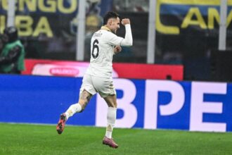 marius marin scantei in fata lui chivu schimbat la pauza dupa un conflict in drum spre vestiare 6973ed3eafb48