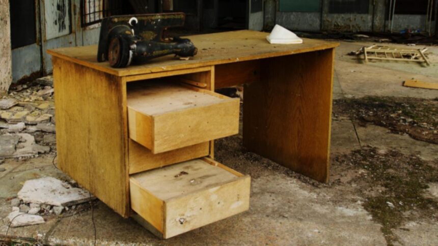 mobila veche transformata in bani bucurestenii vor primi vouchere incepand din februarie 697cd6a8e48f2