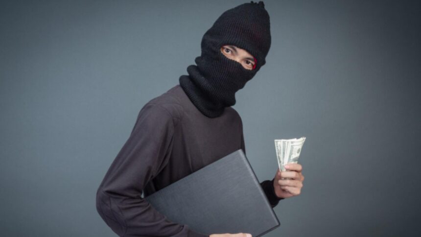 noua metoda de frauda atingerea fantoma escrocii iti pot lua banii prin simpla prezenta langa tine fara sa te atinga 696ba525af575