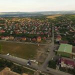 o comuna din romania creste mai repede decat un oras mare investitii uriase si populatie spre 100 000 697d1883b2dd4