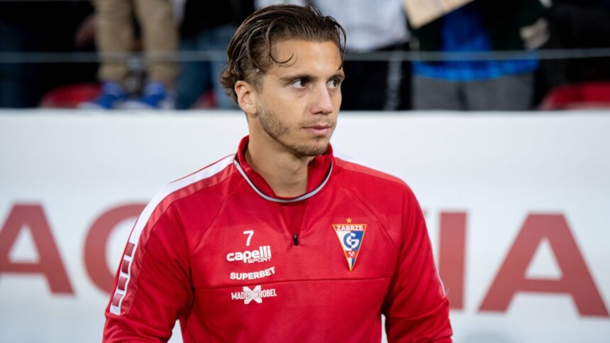 oficial cfr cluj lovitura in mercato a semnat atacantul cu 5 titluri de campion dorit in trecut si de gigi becali 697b8ab1731a2