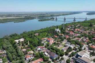 orasul unde primarul a decis sa scada impozitele imi asum presiunea imi asum amenintarile imi asum orice risc legal 6977b2e943710