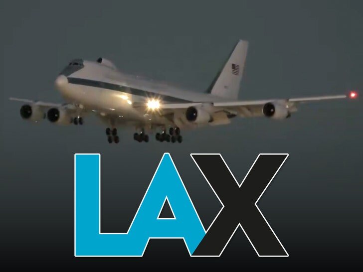 presidential doomsday plane lands in los angeles provoking panic 6961383d967cf