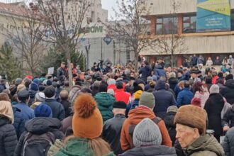 proteste in marile orase din cauza taxelor locale romanii cer dizolvarea consiliilor care le au marit birurile video 697e510ae7603