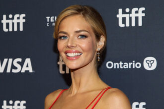 samara weaving is ready for her busiest year yet 696ab4695713e