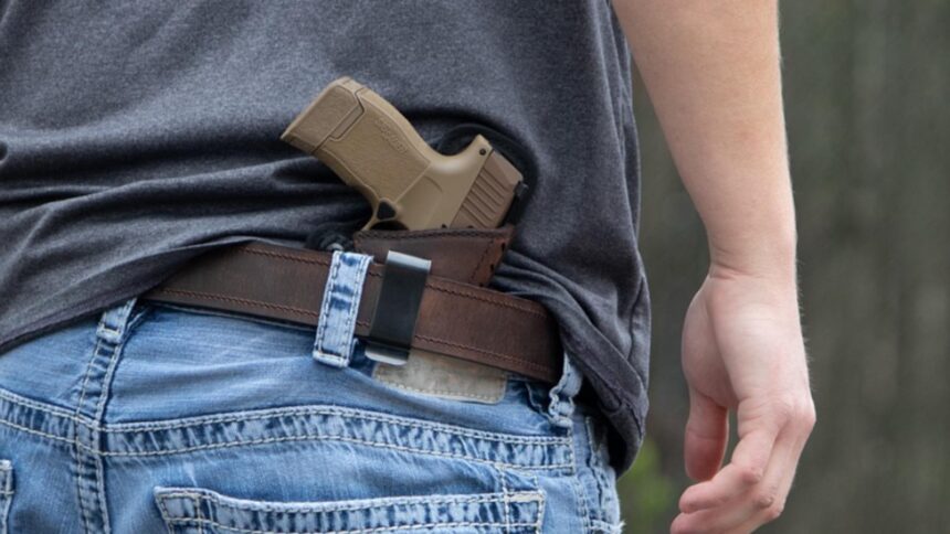 scandal in suceava primarul unei comune acuzat ca si a amenintat concubina si fiica acesteia cu un pistol 697e53390c937