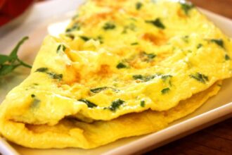 secretul celei mai pufoase omlete ce trebuie sa pui in ea pentru a te bucura de cel mai gustos mic dejun 6977144d58d1c