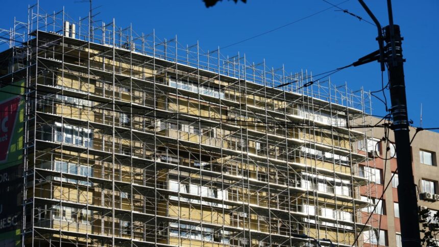 sectorul 3 continua reabilitarea si consolidarea blocurilor 100 de imobile finalizate in 2026 69664ffecdfae