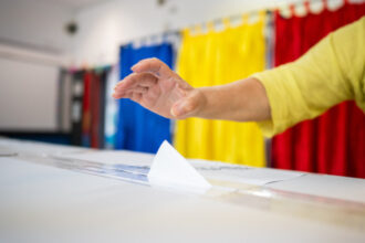 seful aep vrea cabine fara perdelute si urne transparente la alegeri argumentele aduse de tutuianu 6970d69cc6fff