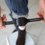 si a pus dispozitivul de monitorizare la mana unui om al strazii pentru a scapa de control 6967a3890203a