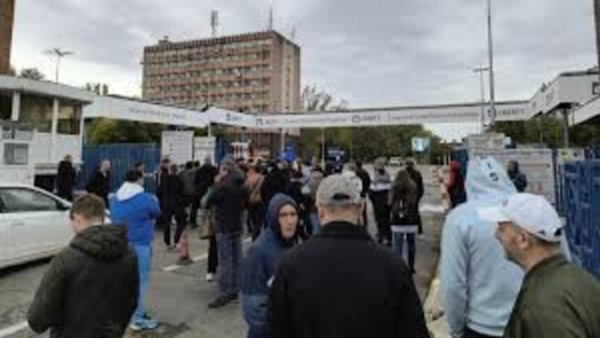 situatia critica la combinatul siderurgic galati autoritatile nu gasesc solutii un angajat in greva foamei a ajuns la spital 696f614678ece