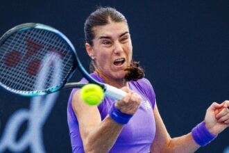 sorana cirstea avanseaza la brisbane dupa victoria spectaculoasa in fata jelenei ostapenko urmeaza duelul de foc in optimi cu liderul mondial aryna sabalenka 695ccba708aa9