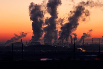 ue face bani din carbon incasari triple din taxele pe poluare romania peste media regiunii 6968f75b630e2