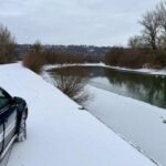 un ucrainean a fost salvat de la moarte prin inghet de politistii de frontiera romani dupa ce a trecut prutul inot foto 69625d84e2f1b