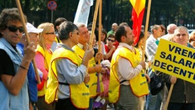 val de proteste si amenintari cu greva generala in sectorul public romanilor le a ajuns cutitul la os 6975d3324d462