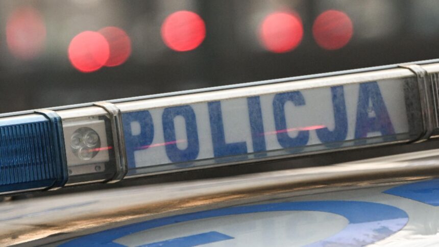 val de retineri in polonia politia a arestat 37 de membri ai unui grup extremist international 696fd7dedfd0d