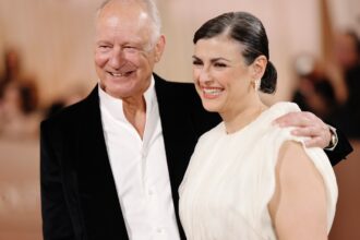 veteran actors grab the early spotlight at the golden globes 696459b5e039e