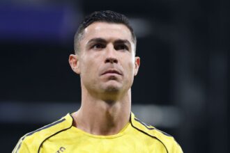 video cristiano ronaldo potop de injuraturi in arabia saudita ce a strigat la iesirea de pe teren 6965f7260e5af