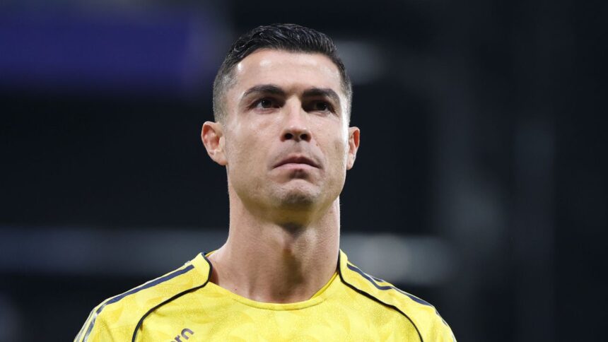 video cristiano ronaldo potop de injuraturi in arabia saudita ce a strigat la iesirea de pe teren 6965f7260e5af