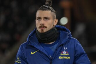 video exclusiv sa plece sfat transant pentru radu dragusin blocat pe banca la tottenham va fi greu daca o da prost 696cc188b124d