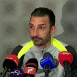 video intrebarea la care elias charalambous nu a stat pe ganduri sa i intrebati pe meme si pe boss 696760a14e560