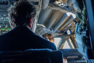 video ministrul apararii amanunte despre zborul la paris al lui nicusor dan de ce nu a decolat avionul presedintelui si cat a costat zborul 695fe74fd62b5