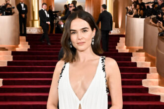 zoey deutch to star in u s women soccer drama the 99ers 6979027d6bf57
